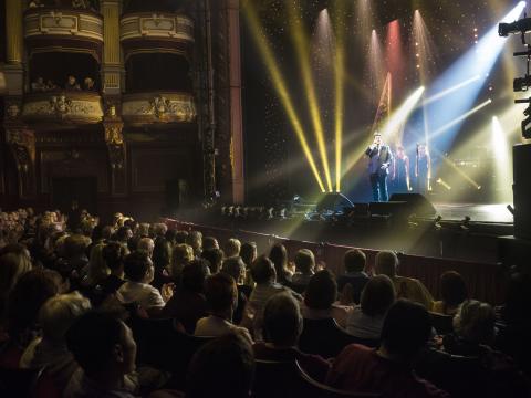 Michael Ball performing at Alhambra Theatre